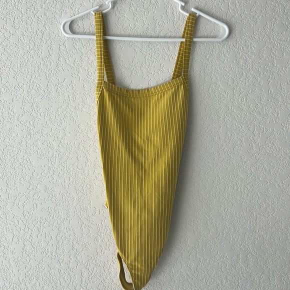 Astr Tops - Women’s ASTR size small body suit. Yellow with cream vertical strips.